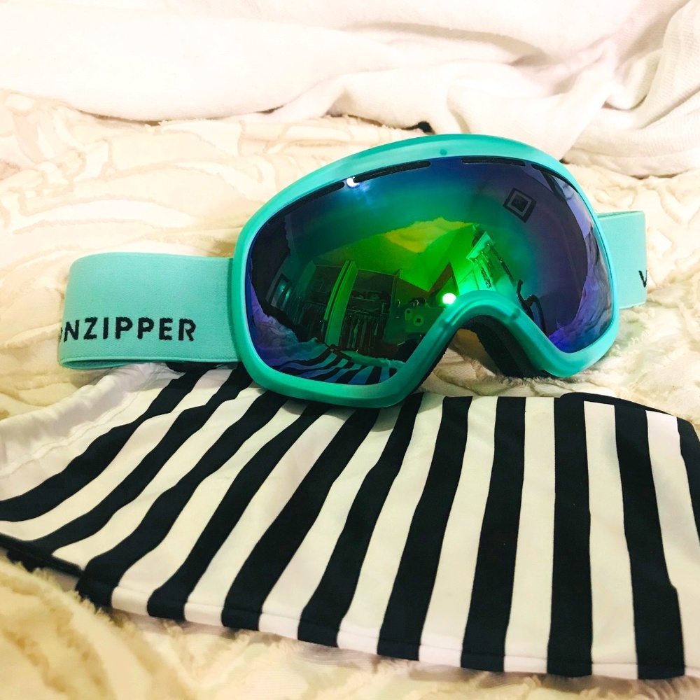 VonZipper Women's Ski/Snowboard Goggles
